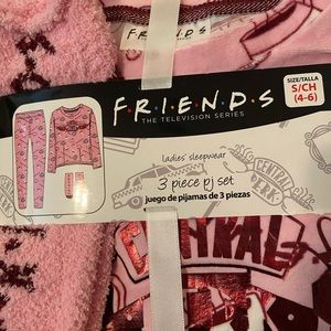 Friends 3 piece pj set